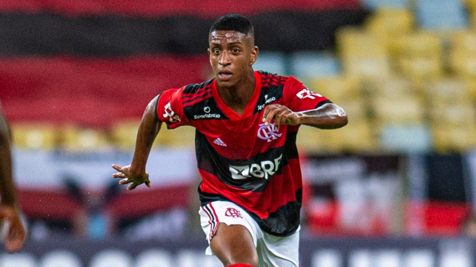 Flamengo acerta empréstimo de Max ao Cuiabá até o fim da temporada