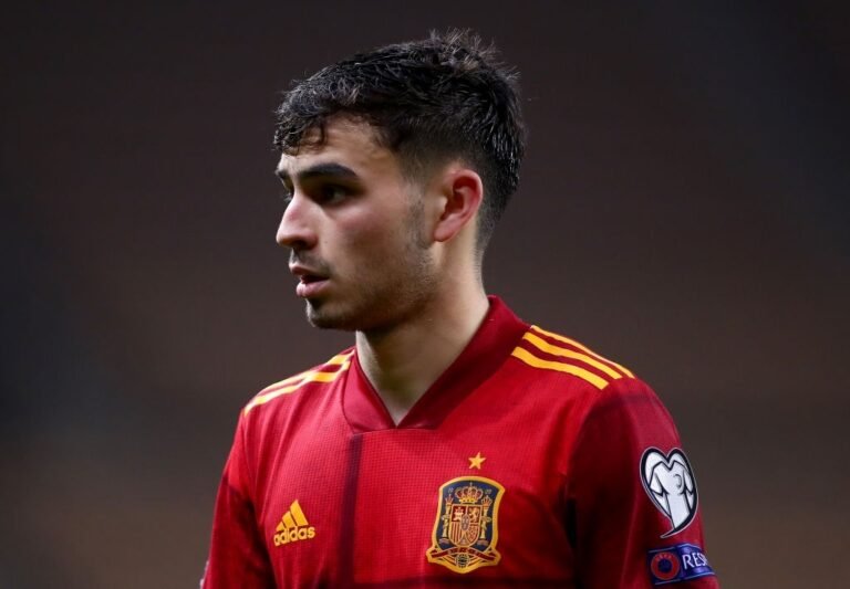 Liverpool tem interesse em Pedri do Barcelona, segundo rumores