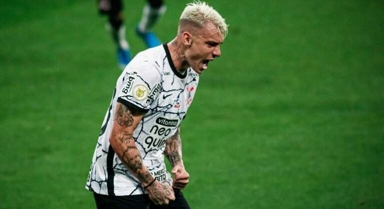 No Corinthians, Roger Guedes declara sua torcida na Libertadores