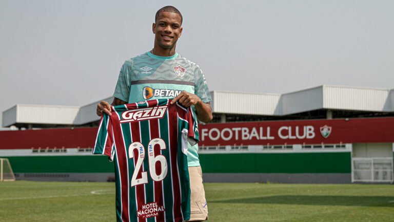 Caio Paulista comenta novo contrato com o Fluminense: ‘É a realização de um sonho’