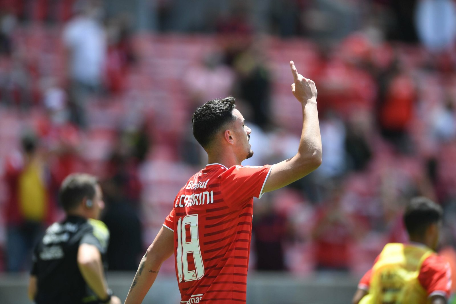 Saída de Guerrero indica permanência de jovem atacante no Inter