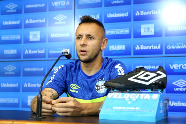 Rafinha foi decisivo na contratação de Vagner Mancini, diz jornalista