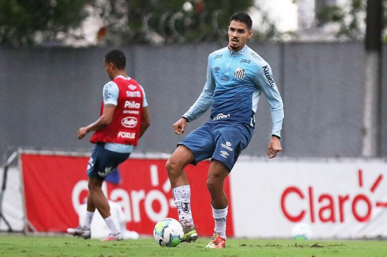 Santos pode passar por busca e apreensão de documentos da venda de Veríssimo, entenda