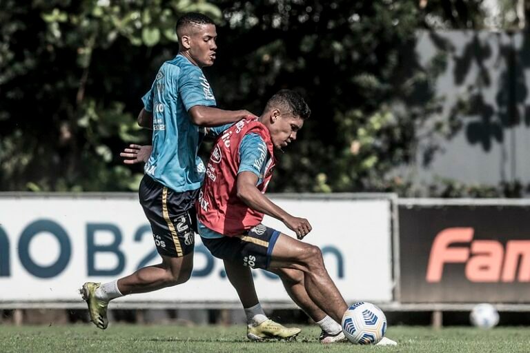 Com Balieiro e Ângelo, Carille define time que enfrenta o Athletico/PR