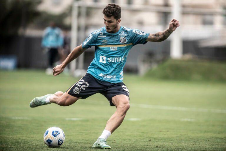 Com valor de compra fixado, Rueda fala sobre Danilo Boza, “temos como negociar”