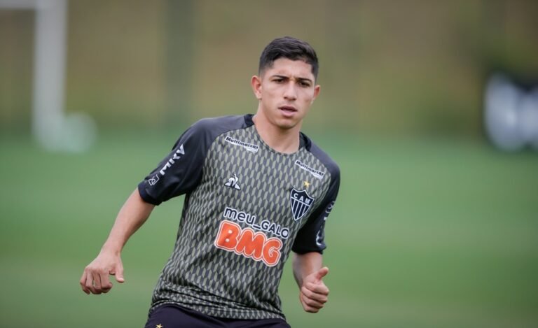 Savarino volta a sentir dores, e será desfalque diante do Fortaleza