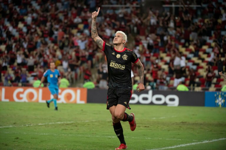 Vice do Fluminense afirma que Pedro queria ser vendido ao Flamengo em 2019 e ‘chorou’ quando não conseguiu