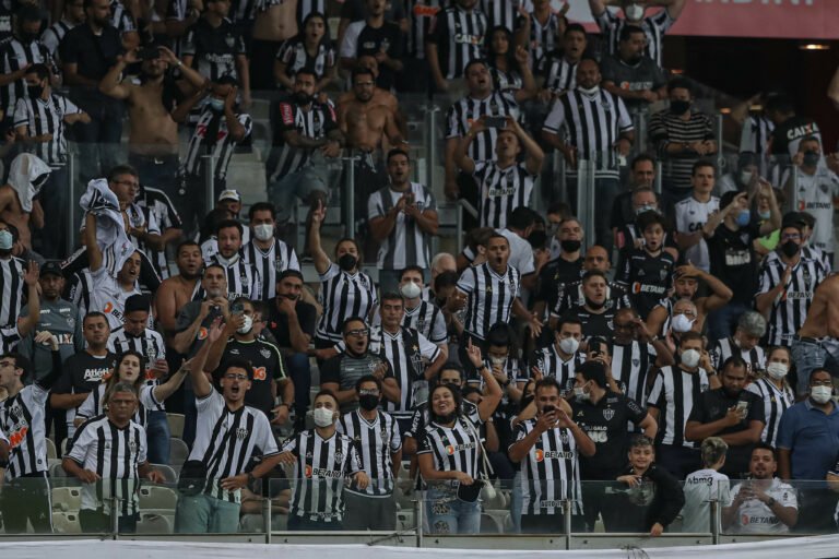 Prefeitura de Belo Horizonte aumenta presença de público nos estádios e revoga necessidade de exame negativo de covid-19