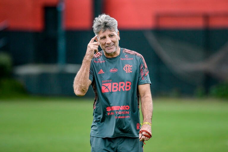 Comentarista se irrita com declarações de Renato Gaúcho sobre calendário do Flamengo