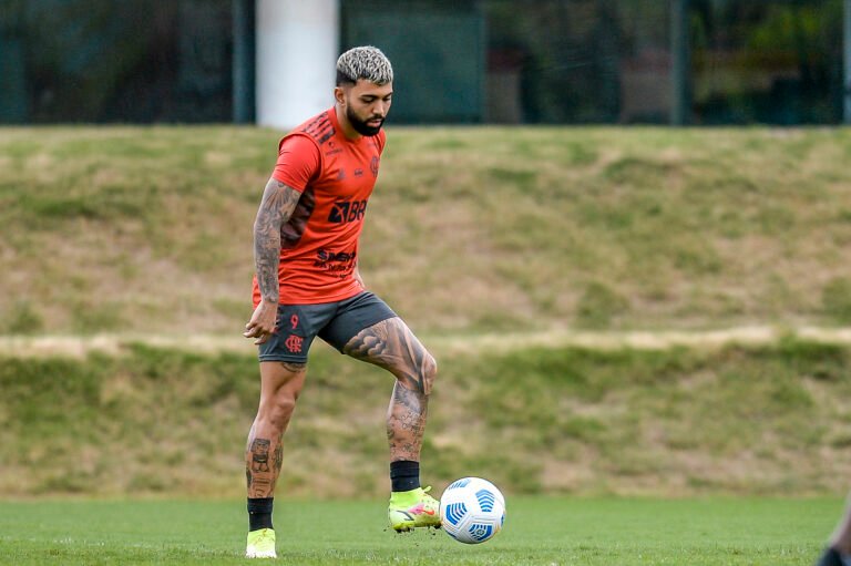 Com Gabigol e Everton Ribeiro e sem Rodrigo Caio, Flamengo divulga lista de relacionados para jogo contra o Cuiabá