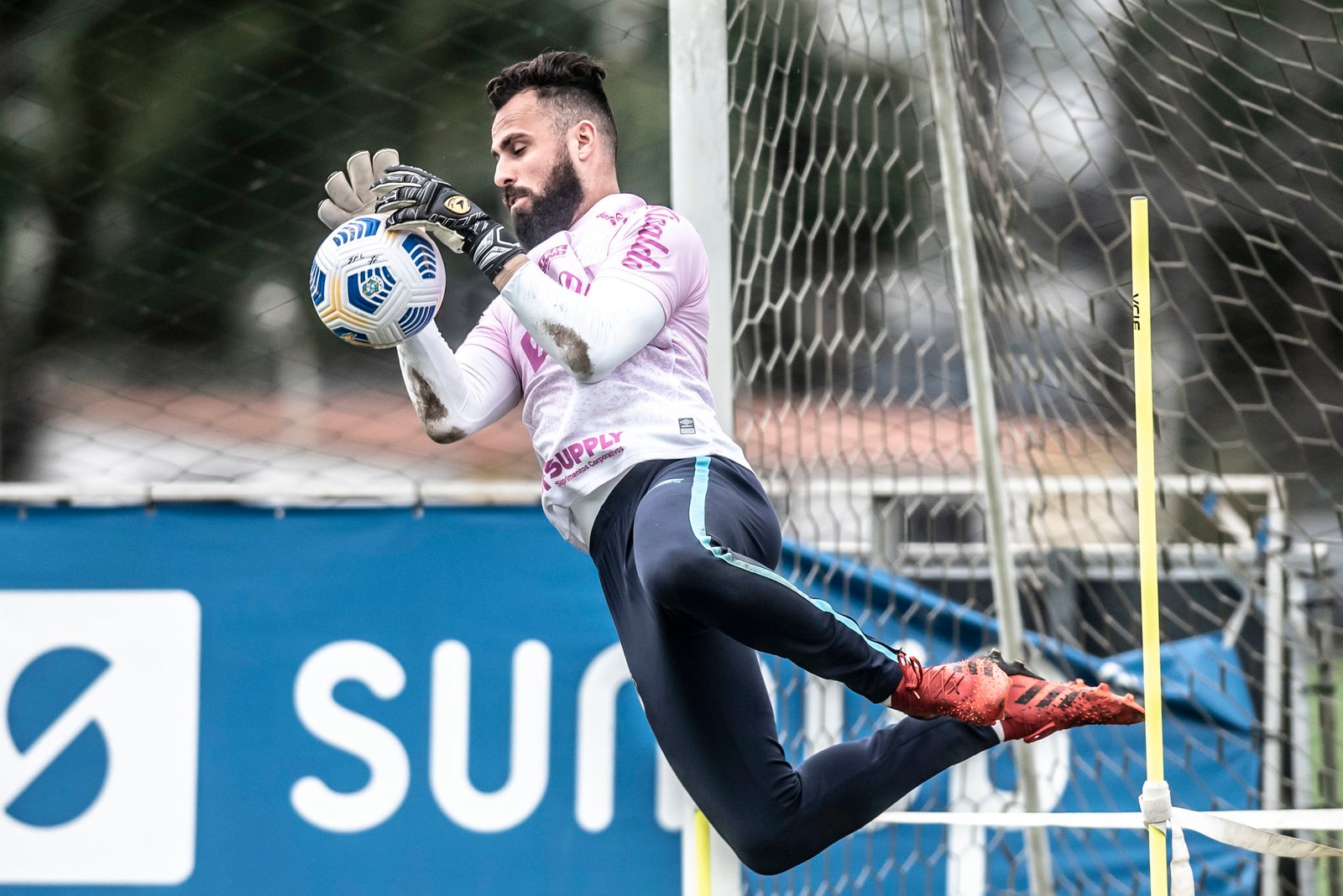 Mesmo voltando ao banco, Jandrei fala sobre seu futuro no Santos