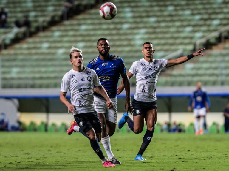 Lucas Ventura diz que Cruzeiro falhou nas finalizações em derrota para o Remo