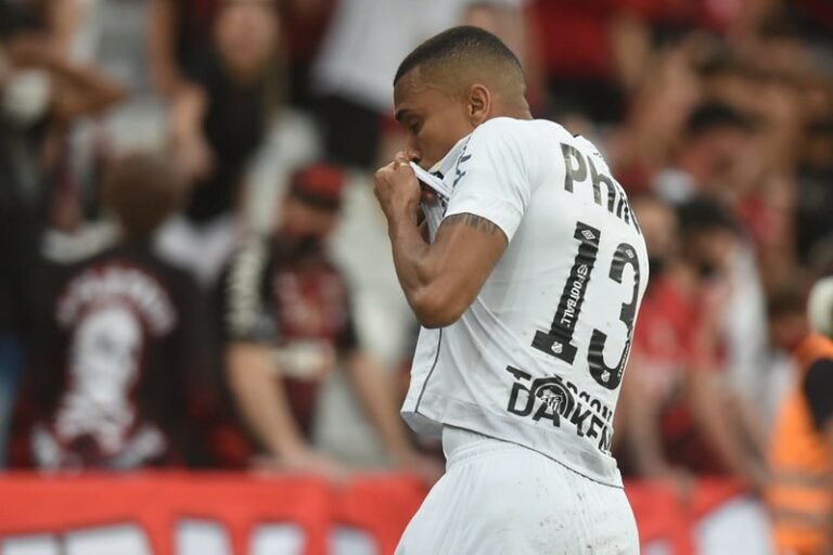 Carille fala sobre Madson: “Eu conheço há muito tempo, desde o Bahia”