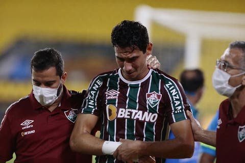 Em rede social, Ganso mostra a cicatriz no braço