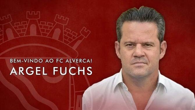 Argel Fuchs é anunciado por clube português