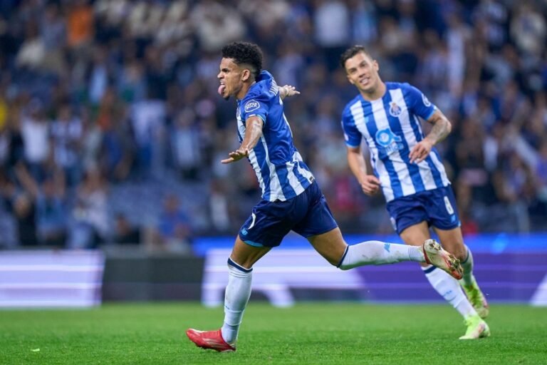 Porto vence Milan e iguala Atlético de Madrid