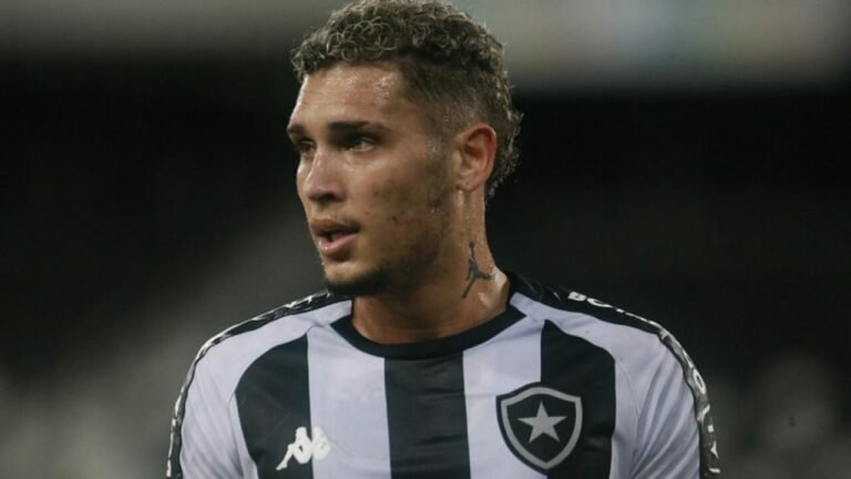 Inter fica próximo de contratar Rafael Navarro, diz site