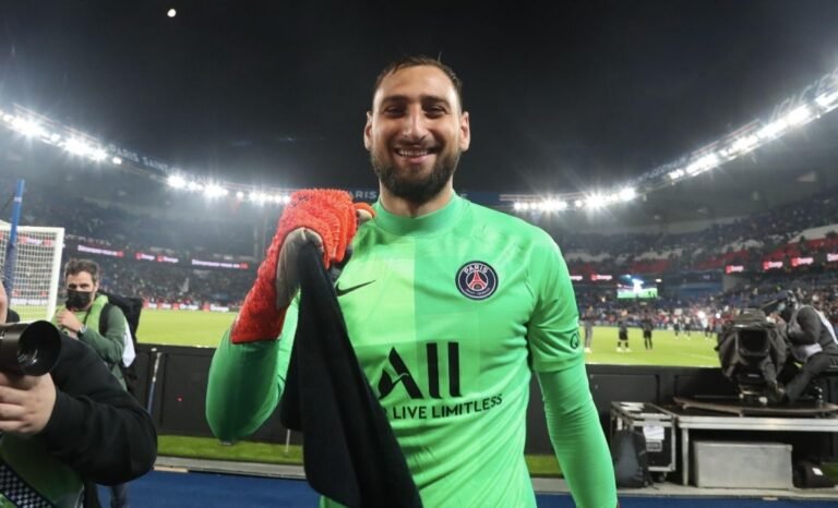 Ex-Milan fala sobre preparação de Donnarumma para substituir Buffon na Itália