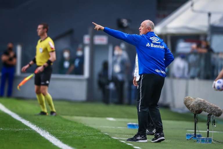 Felipão lamenta derrota do Grêmio, mas ressalta: ‘Temos que acreditar no nosso trabalho’