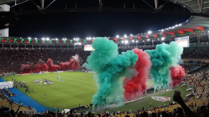 Fluminense e Flamengo estudam pedir autorização para presença de público visitante no clássico