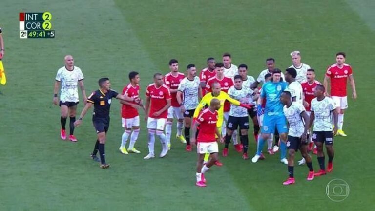 Árbitro relata na súmula motivo das expulsões de Patrick e Xavier em Internacional x Corinthians