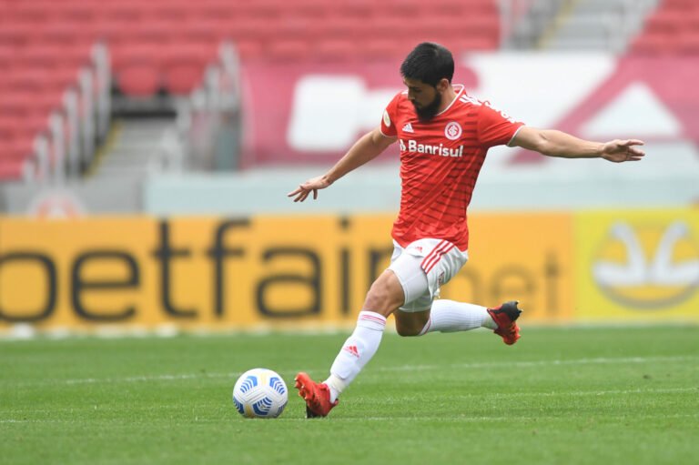 Inter se prepara para comprar Bruno Méndez e ficar em definitivo com o zagueiro