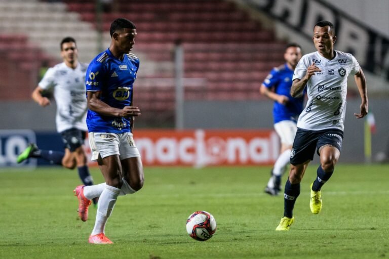 Cruzeiro perde para o Remo e pode se aproximar da zona de rebaixamento