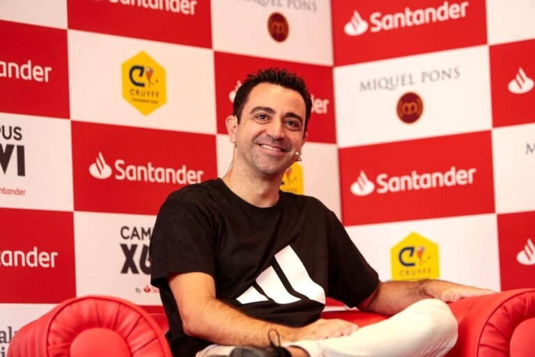 Xavi tem interesse em trabalhar no Barcelona; Premier League também é opção