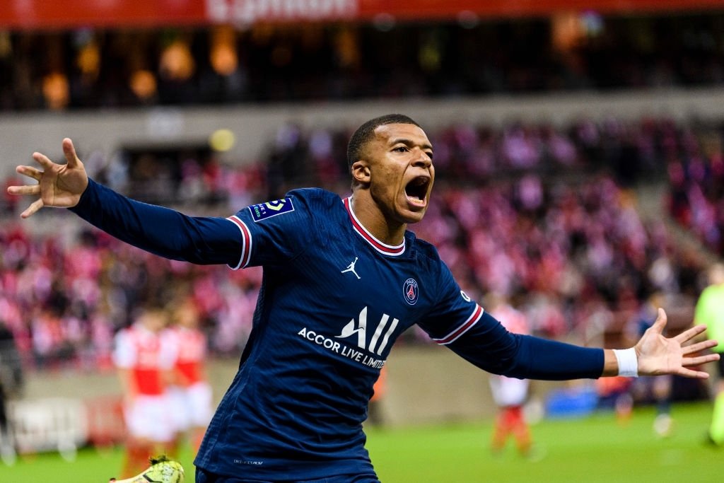 Dirigente do Newcastle diz que contratar Mbappé não é prioridade