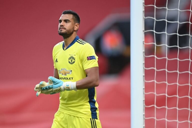 Especulado no Flamengo, Sergio Romero acerta com clube da Itália