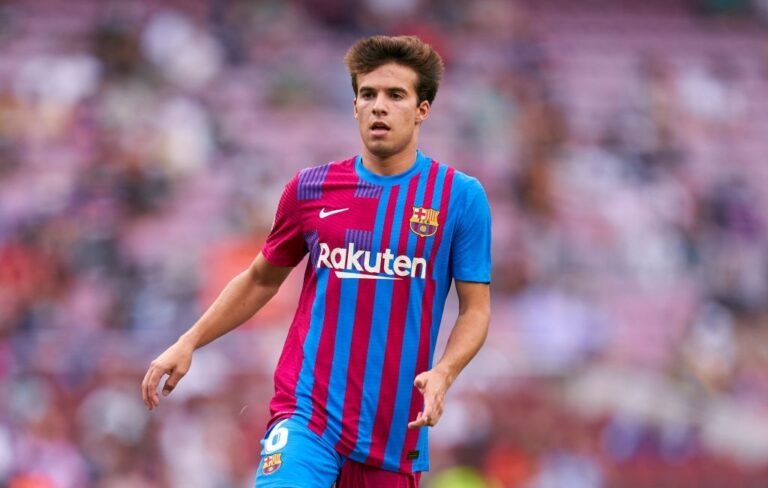 Sem espaço no Barcelona, Riqui Puig é desejado por Mourinho na Roma