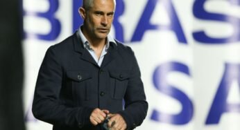 Sylvinho deve ser demitido após duelo diante do Inter; Mano Menezes pode substituí-lo