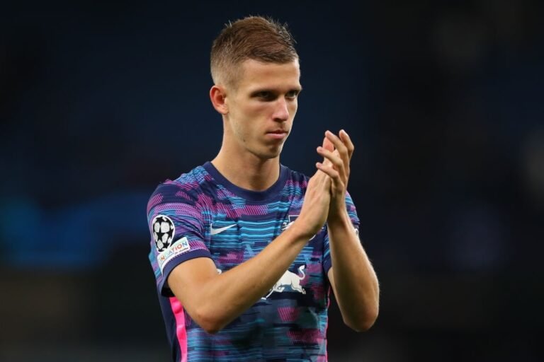 Especulado no Barcelona, Dani Olmo pode acertar com Manchester United