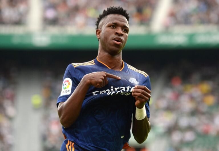 Vinícius Jr revela que acompanha o Flamengo e crava: “Vamos ser campeões da Libertadores”