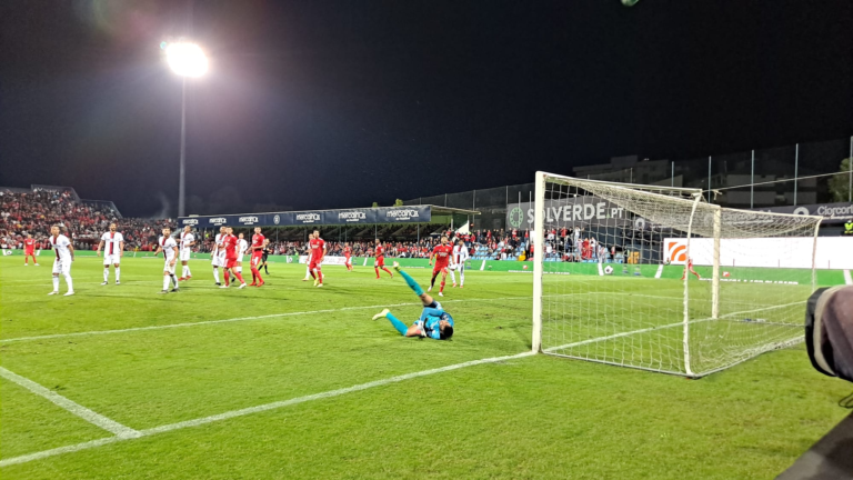 Benfica vence Trofense, após prolongamento, e segue em frente na Taça