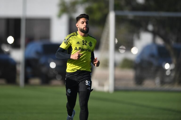 Inter terá apenas um centroavante à disposição contra o Bragantino