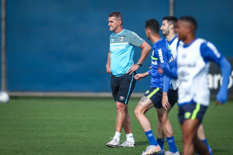 Presidente do Grêmio revela cláusula no contrato de Mancini: “Isso mostra como ele está mobilizado”