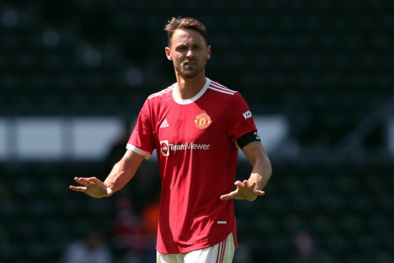 Nemanja Matic é apontado no Barcelona, segundo jornal