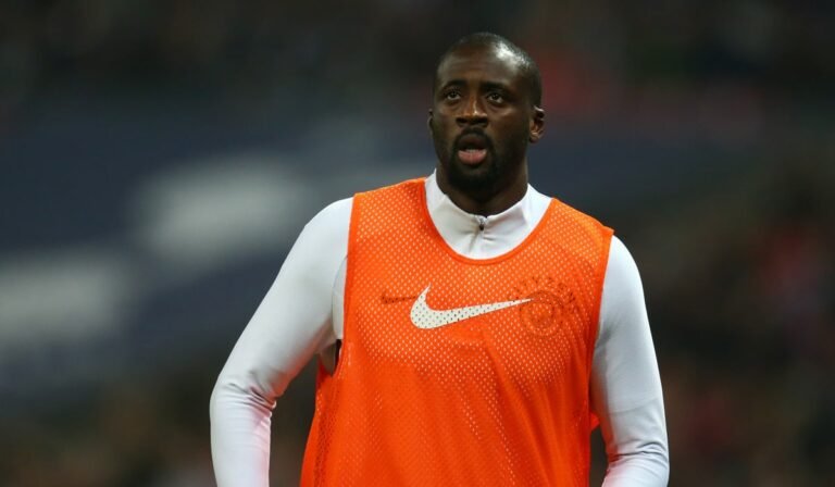 Yaya Touré se coloca a disposição para treinar o Barcelona