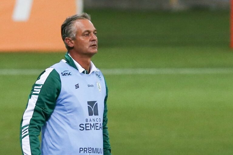 Lisca é bem avaliado e pode assumir o Grêmio, diz jornalista