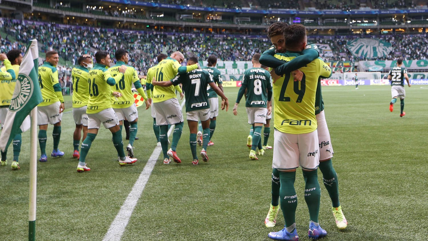 Vitória sobre o Internacional devolve o G-4 e a tranquilidade ao Palmeiras