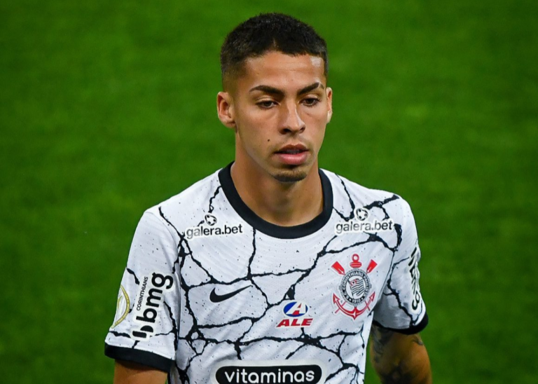São Paulo disputa com mais três clubes brasileiros a contratação de Gabriel Pereira, do Corinthians