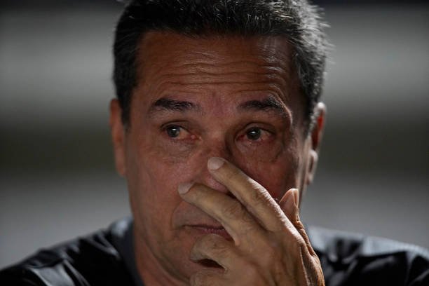 Luxemburgo terá dificuldade para escalar Cruzeiro para próximo jogo