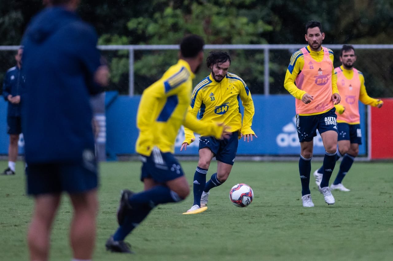 Jogadores do Cruzeiro retomam treinos após greve