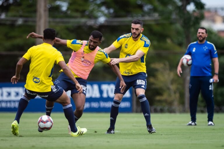 Auxiliar de Luxemburgo ainda acredita no acesso