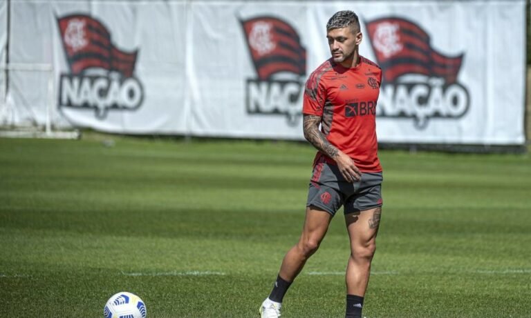 Flamengo tenta antecipar retorno de Arrascaeta