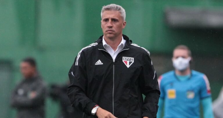 Hernán Crespo é mantido no cargo após reunião com diretoria do São Paulo