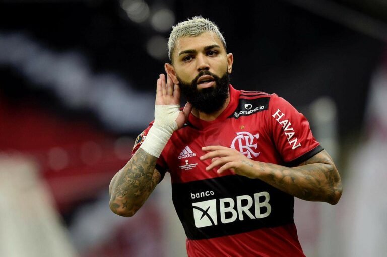 Carlos Alberto critica Gabigol por chamar futebol brasileiro de ‘várzea’: “Na Europa ele não jogou”