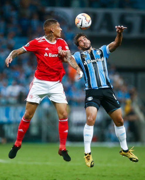 A última vez que o Internacional jogou contra um adversário com torcida no estádio