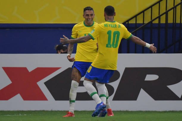 A pedido de Neymar, Paris Saint-Germain observa Raphinha, afirma site